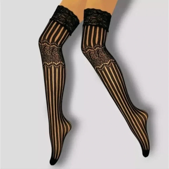 Plus Size Black Thigh High Jacquard Stockings - Picture 5 of 5
